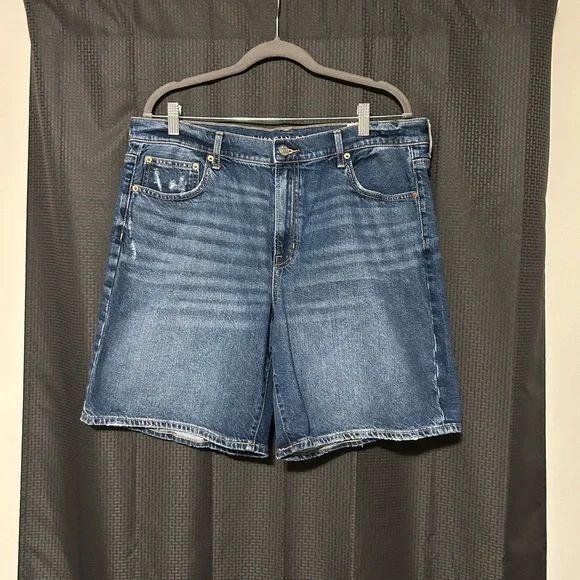 NEW American Eagle 8" Strigid Perfect Denim Bermuda Shorts Women’s Size 14 - Picture 3 of 8